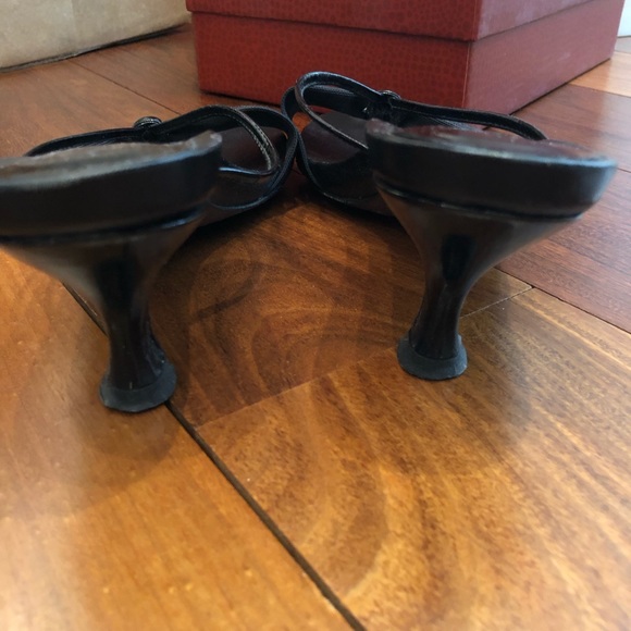 Donald pliner slides - Picture 3 of 3